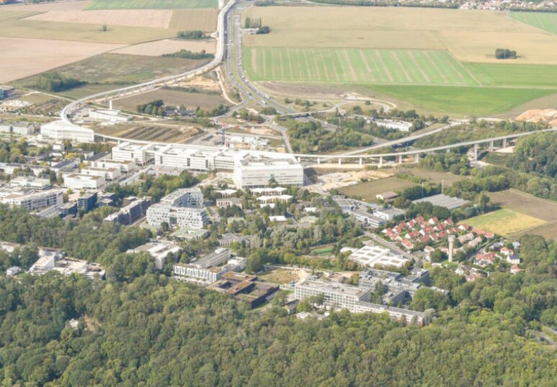 Aerial view of the Saclay plateau