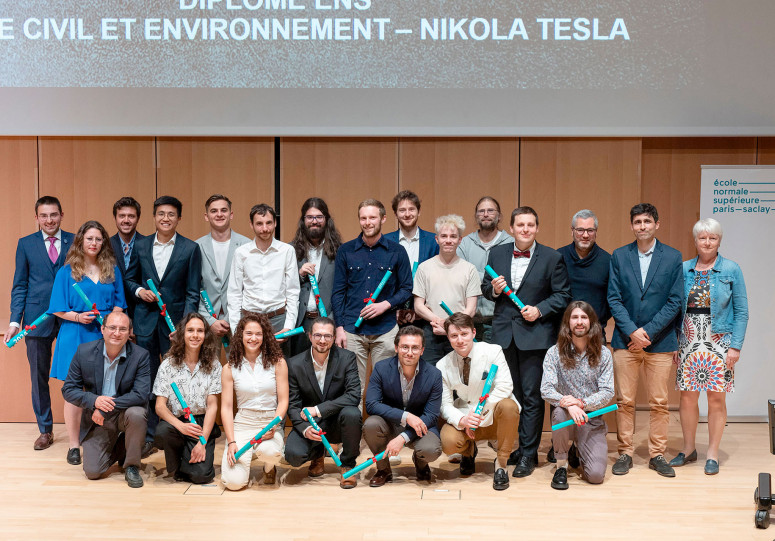 Diplômés en 2024 de l'ENS Paris-Saclay en génie civil et environnement et de Nikola Tesla (EEA).