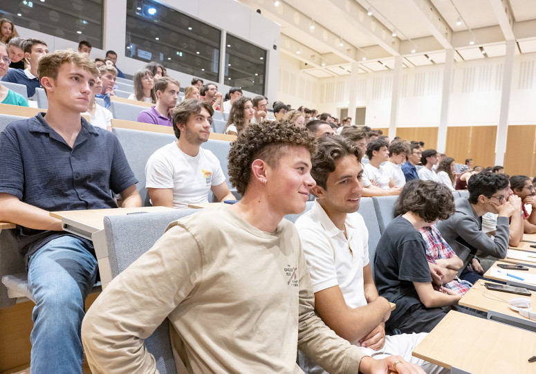 Les nouveaux élèves et étudiants de l'ENS Paris-Saclay